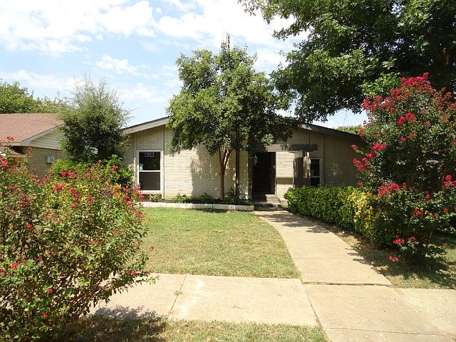 1st image of 349 Birchwood Dr