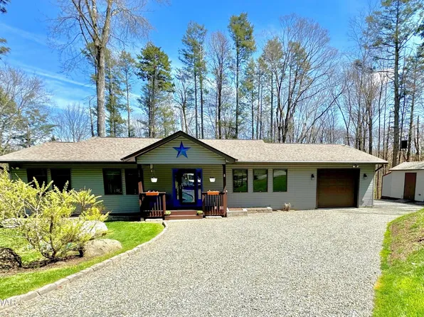 760 Carlton Rd, Tobyhanna, PA 18466