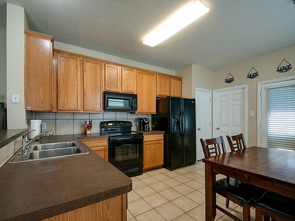 5th image of 1415 Kingston Pl