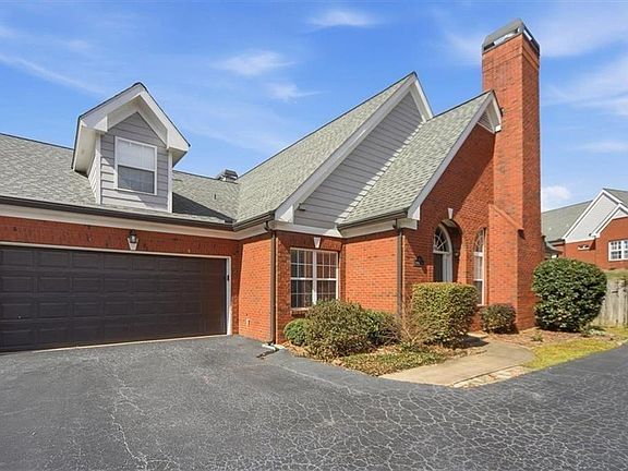 3rd image of 111 Stonegate Ln
