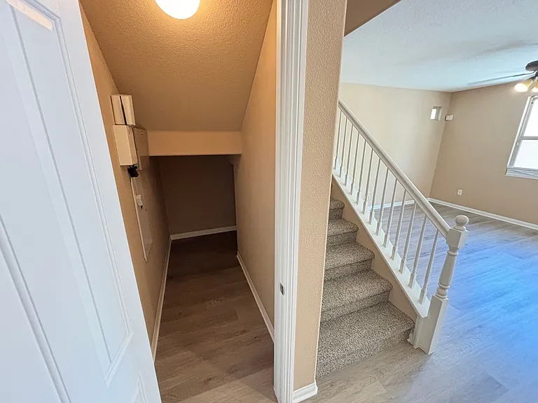 10741 Cather Ave — Photo 16