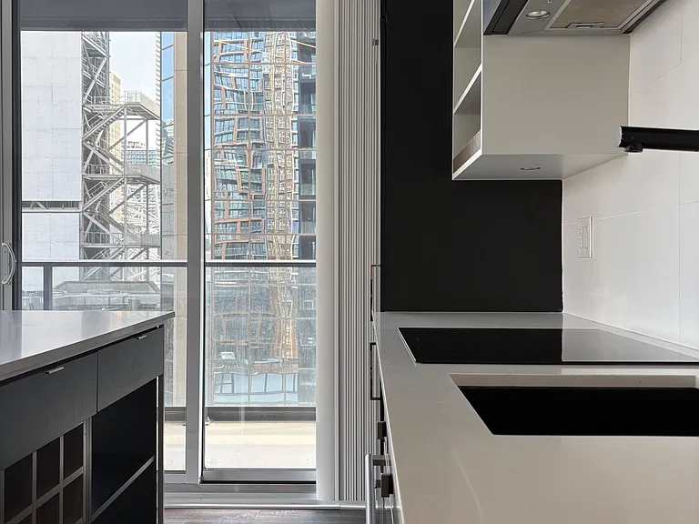 20 Edward St #904 — Photo 22