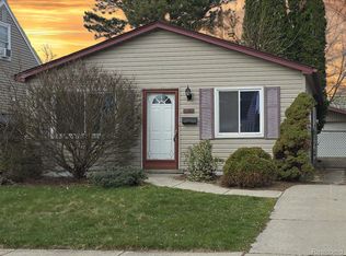 25811 Groveland St, Roseville, MI