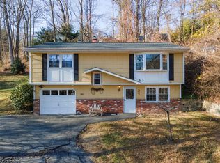 15 Saratoga Ct, Carmel, NY 10512