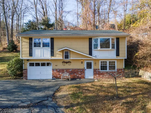 15 Saratoga Court, Carmel, NY 10512