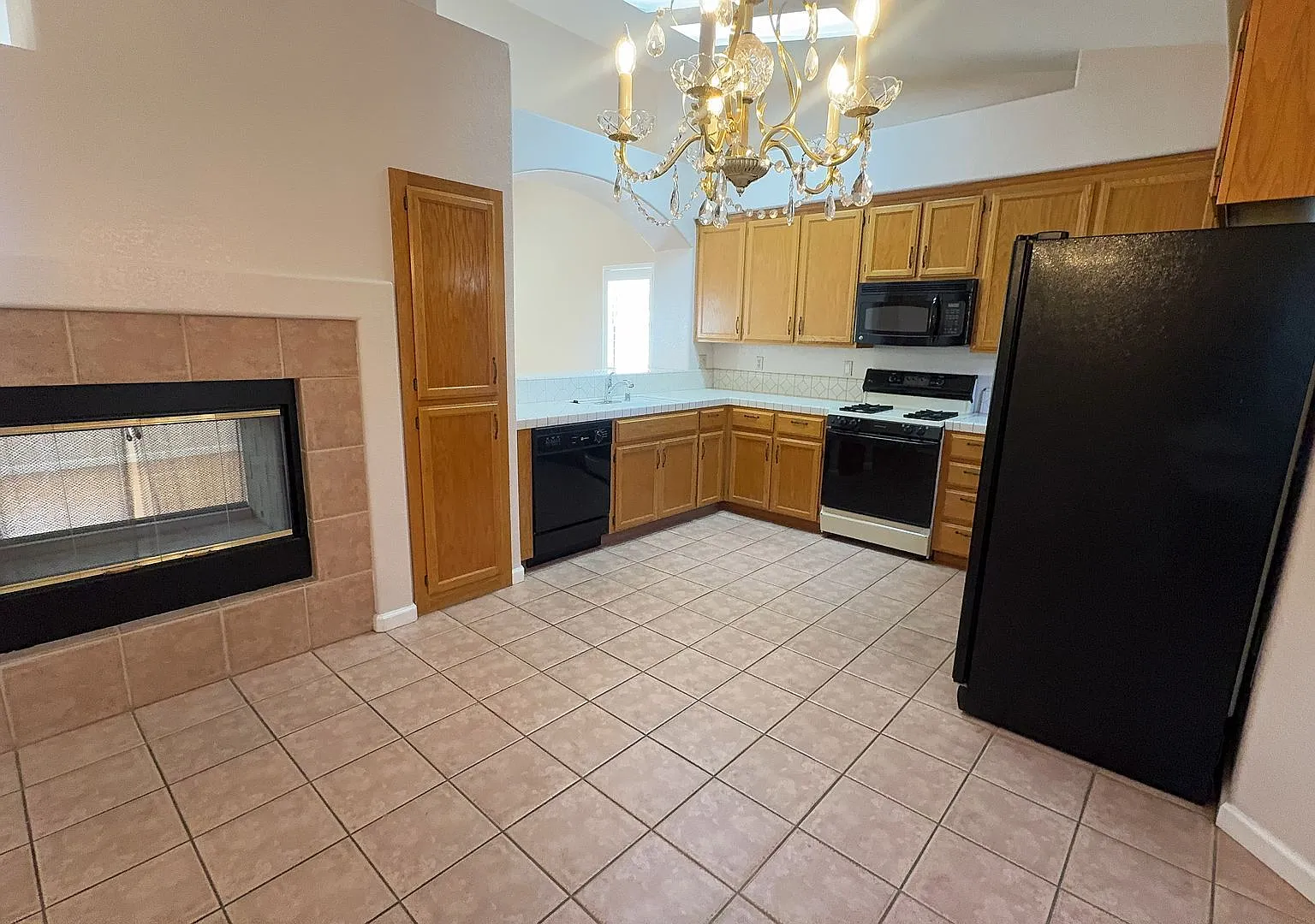 Beautiful 3-bedroom in the desirable town of Oakdale! — Photo 4