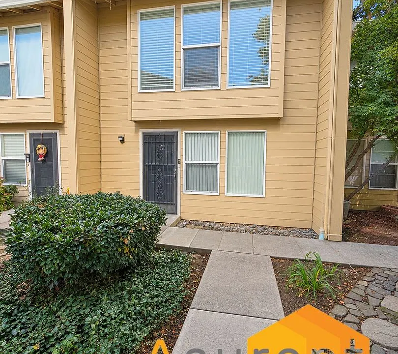 1800 Crater Lake Ave #12