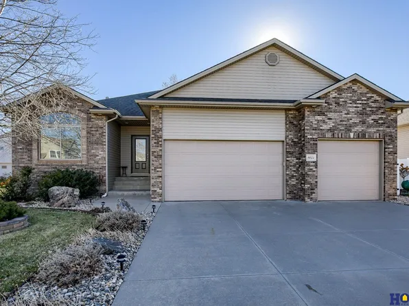 9021 Garland St, Lincoln, NE 68505