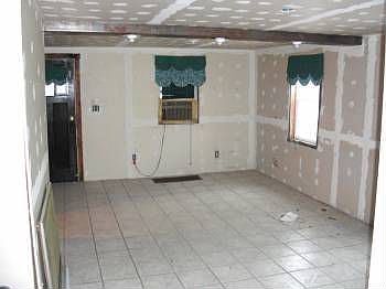 4th image of 338 Cherry St