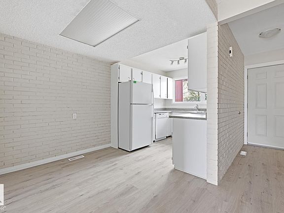 2nd image of 10640 Beaumaris Rd NW