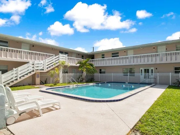 299 E Central Blvd APT 12, Cape Canaveral, FL 32920