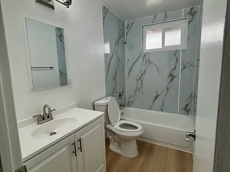 Clara Town Home Apartments — Photo 11