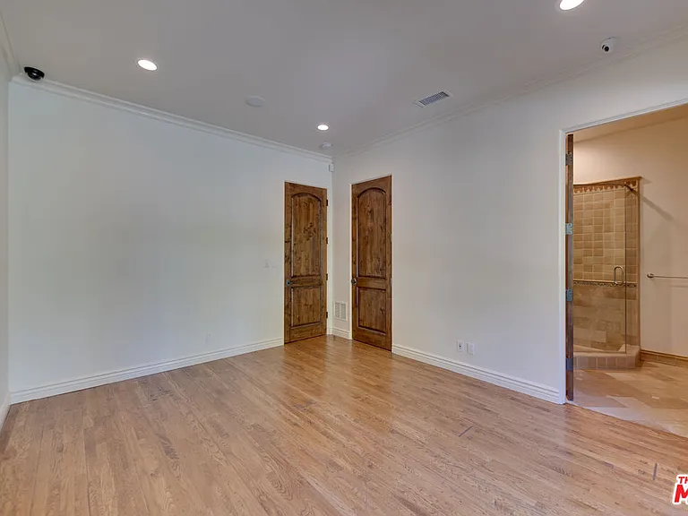 9530 Hidden Valley Rd — Photo 30