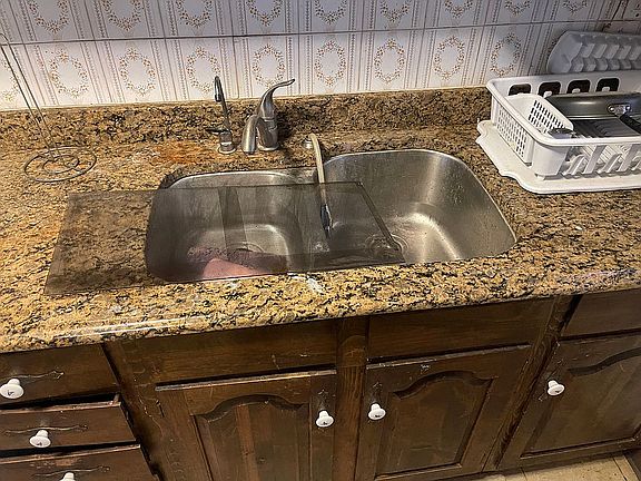3rd image of 2716 Knight Ave