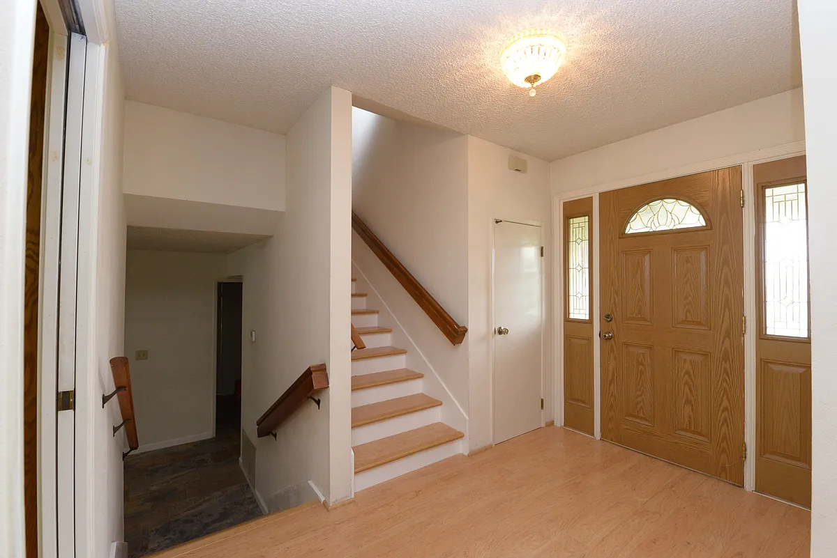 Building Photo - 923 Linden Ave
