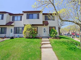81 Lombard Ct, Staten Island, NY 10312