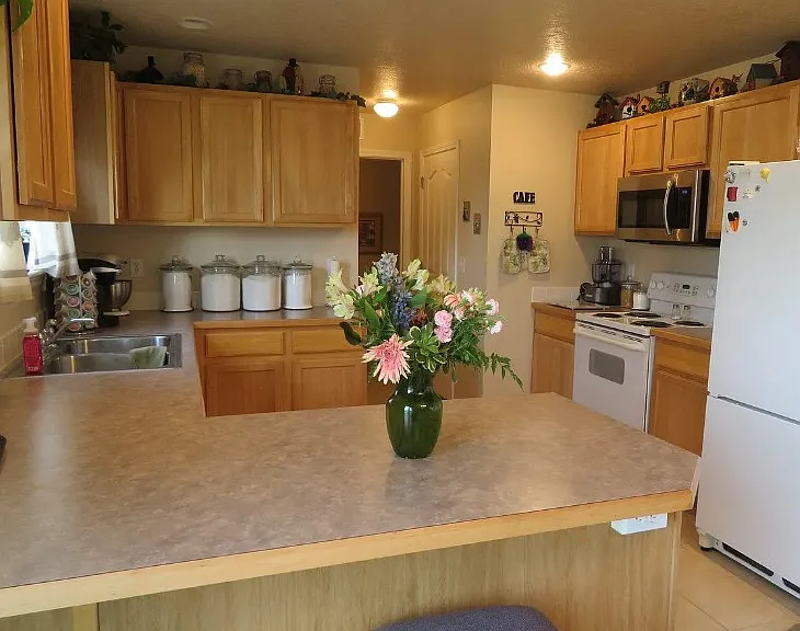 17553 N Chouteau Ave — Photo 9