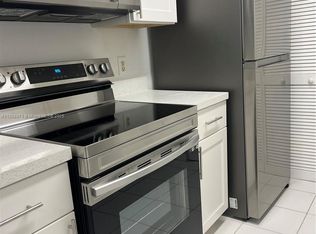 500 NE 2nd St APT 312, Dania, FL 33004