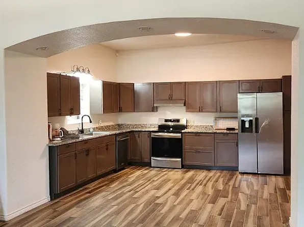 803 W Lacy St, Palestine, TX 75801