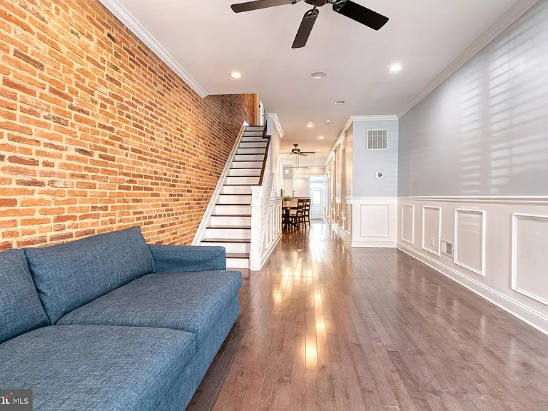 2205 Bank St — Photo 3