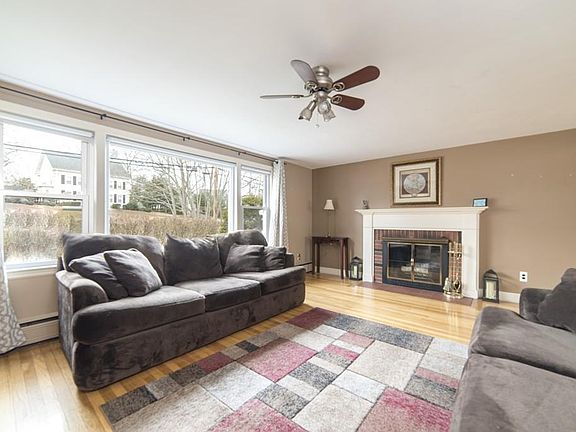 3rd image of 281 Essex St