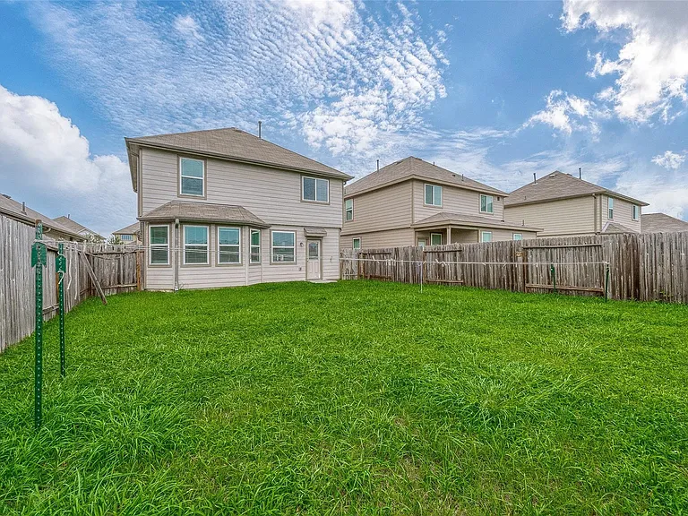 17219 Quiet Song Ct — Photo 42