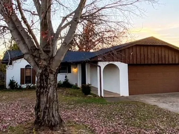 608 Redstone Ave, Edmond, OK 73013