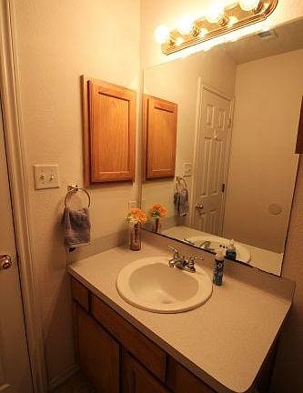 5th image of 3811 Oldenburg Ln