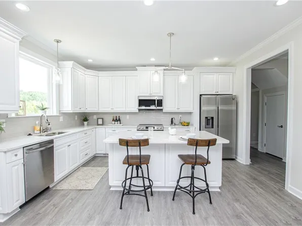 413 Octavia Dr, Yorktown, VA 23693