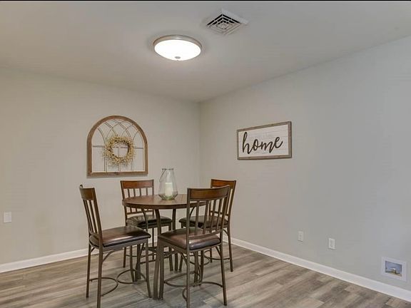 5th image of 103 Glenn Cir