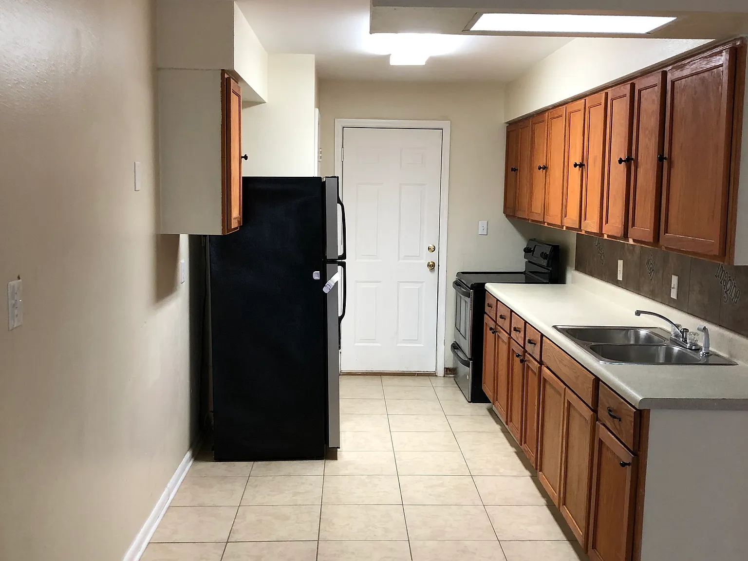 2 bed, 1025 sqft, $1,400 — Photo 3
