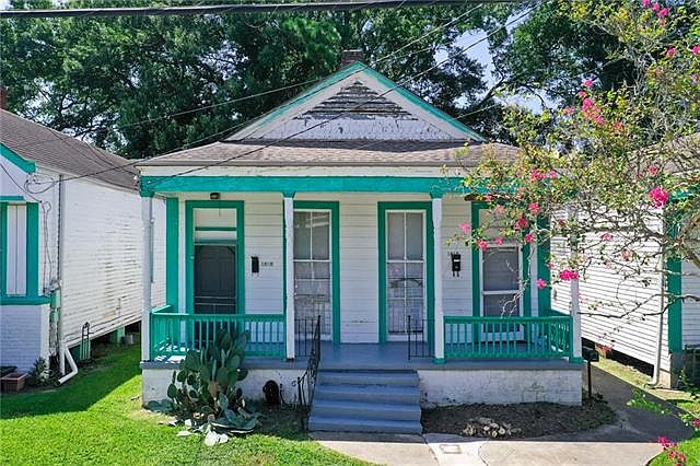 1st image of 1812 Dante St
