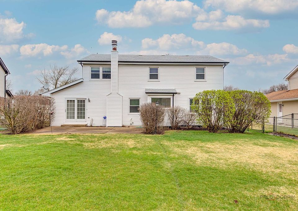 2nd image of 609 Thames Dr