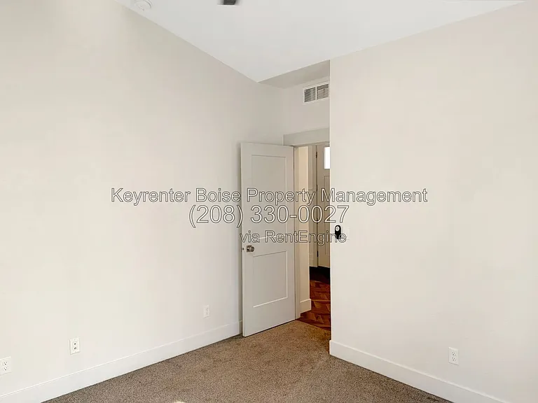 1440 W Cerulean St — Photo 19