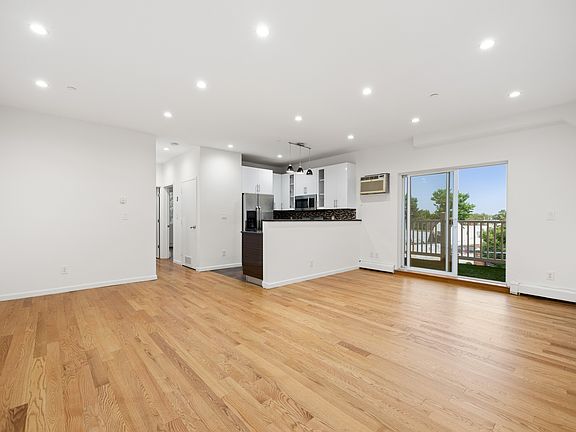 4th image of 237 Avenue Z #2