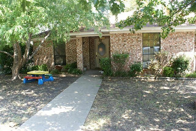 1st image of 1203 Devonshire Ln
