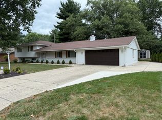 1557 Langdon Dr, Centerville, OH 45459