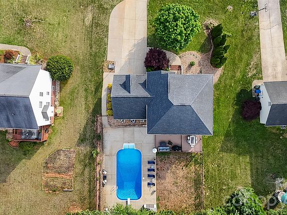4th image of 2604 Ironwood Dr