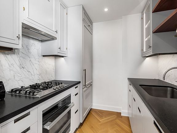 3rd image of 275 W 10th St APT 11C