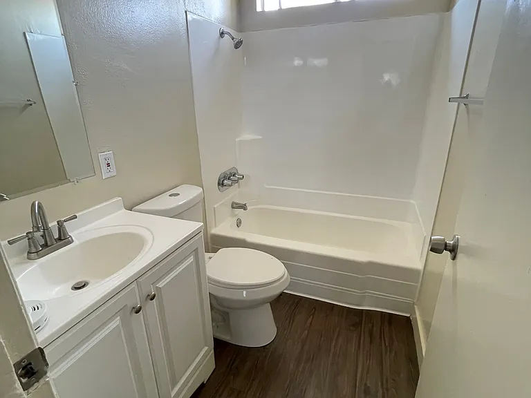 986 Lorraine Pl #31 — Photo 8