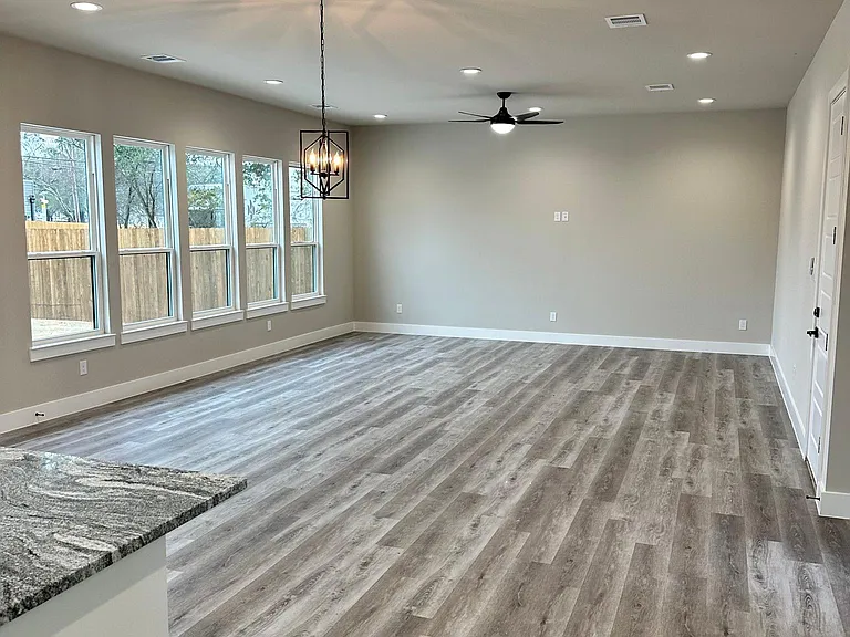 2408 Peabody Ave — Photo 12