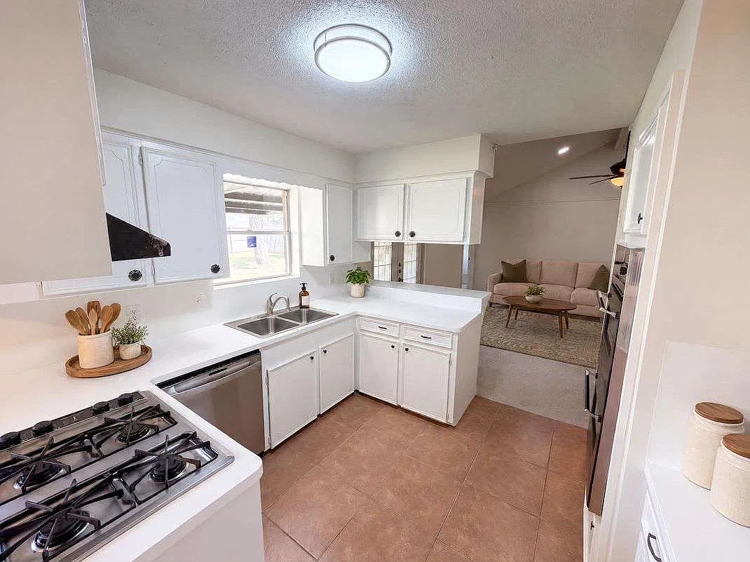3 bed, 1764 sqft, $2,000 — Photo 3