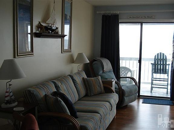3rd image of 1437 S Fort Fisher Boulevard #D-2