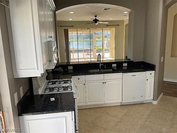 3rd image of 10608 Vicenza Ct