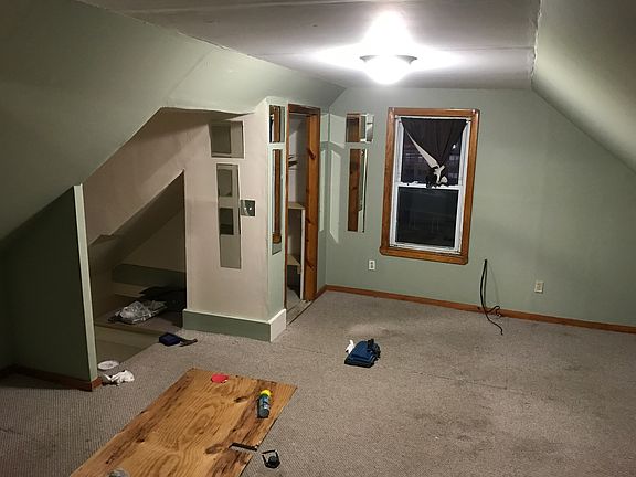 Bedroom 15'x15'