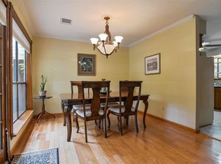 5707 Lorinowoods Dr, Houston, TX 77066
