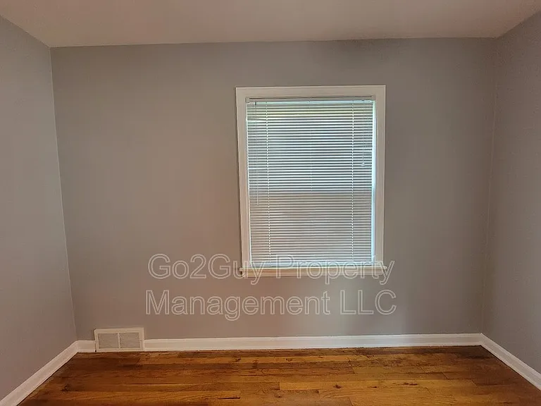 23331 Oak St — Photo 26