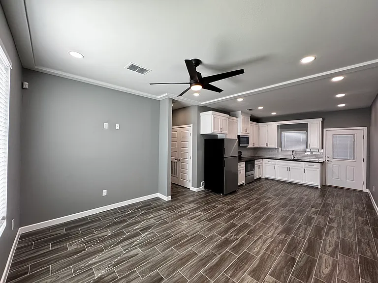 1808 Angelina Dr #4 — Photo 1