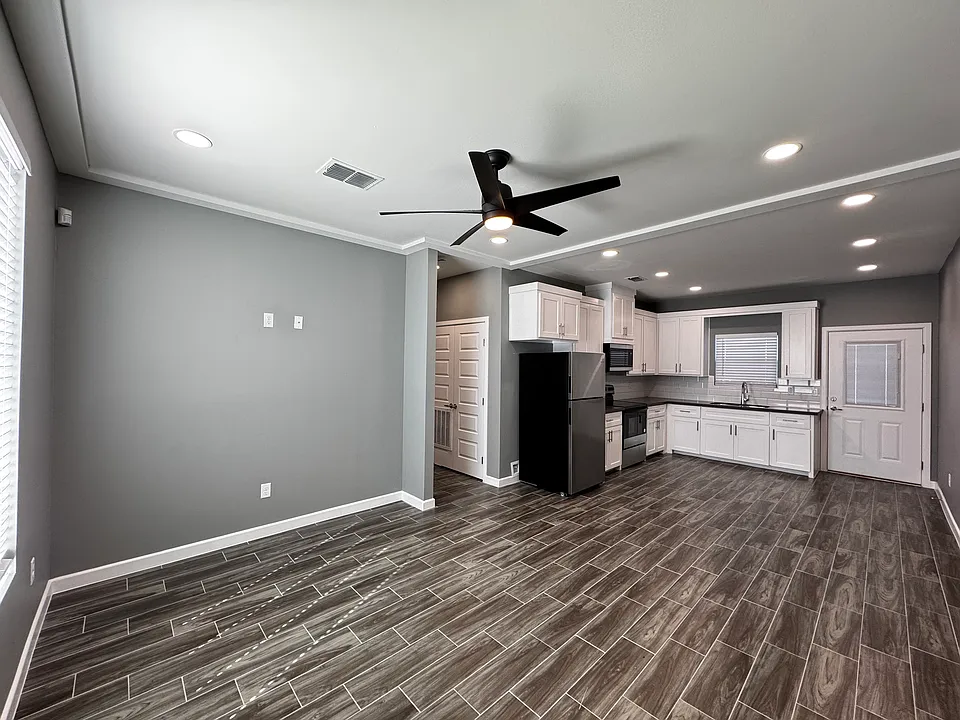 1808 Angelina Dr #5