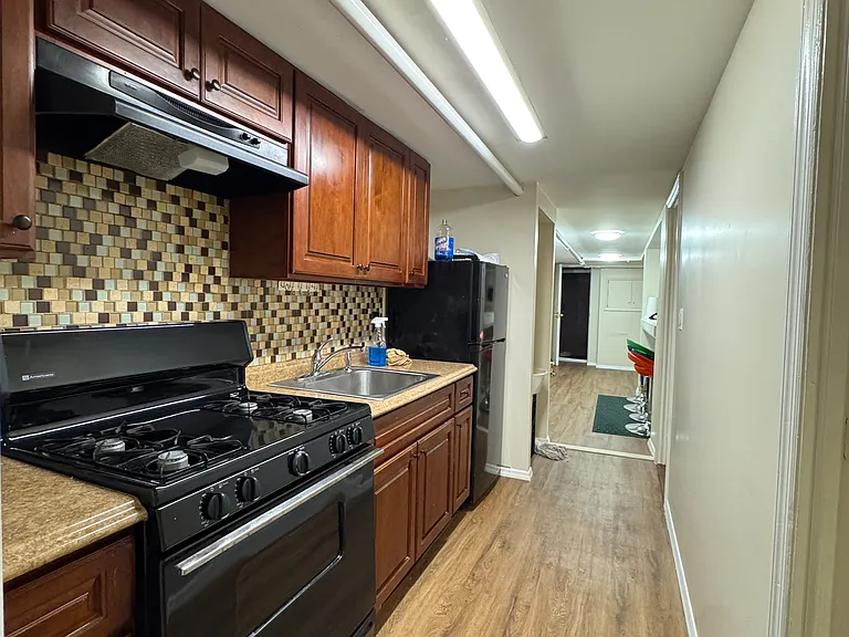 614 49th St #BASEMENT — Photo 12